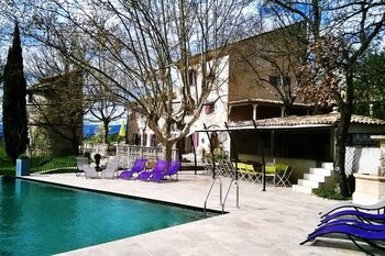 Le Mas Des 5 Fontaines. Chambres D'hôtes Pool