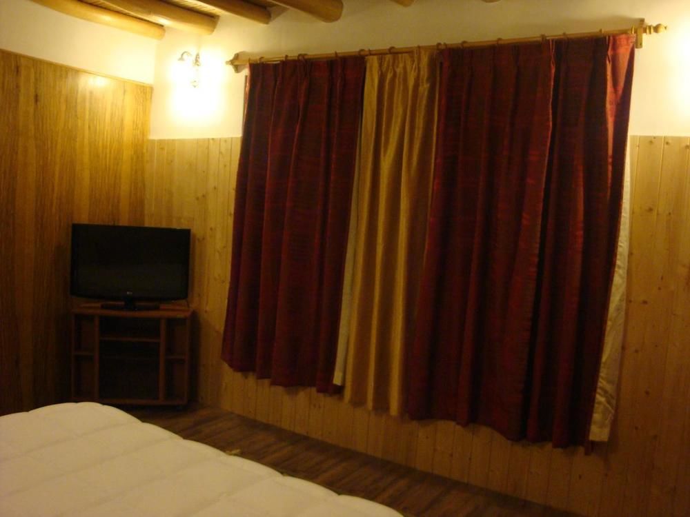 Radhu's Boutique Inn Guestroom