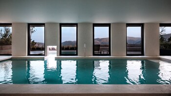 Casa De SÃo LourenÇo Indoor/Outdoor Pool