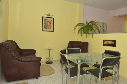 Ognian Apartments 
