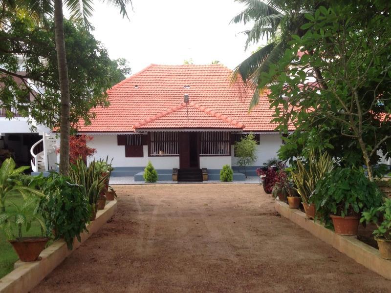 Sandradeepam Holiday Resort (ساندرادیپام هالیدی ریزورت) 