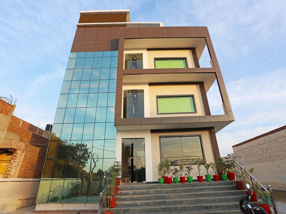 Oyo 11344 Hotel Glorify Stay Exterior