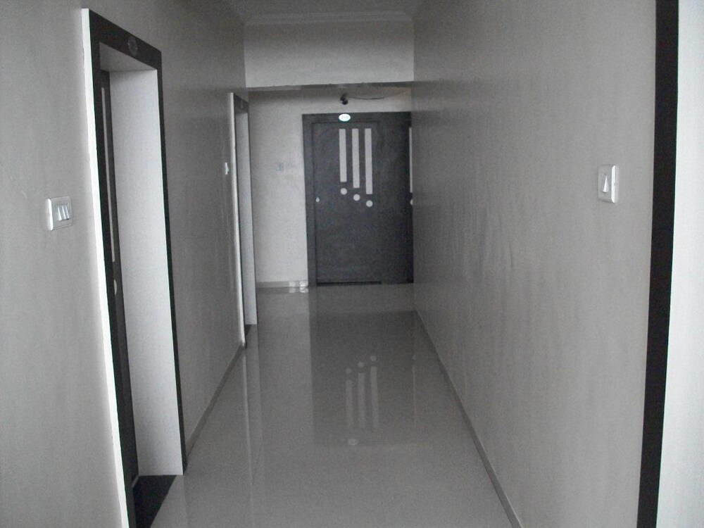 Hotel Yashraj Inn Hallway