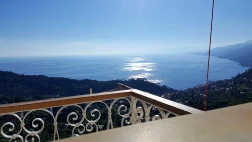 Un Balcone Tra Cielo E Mare 