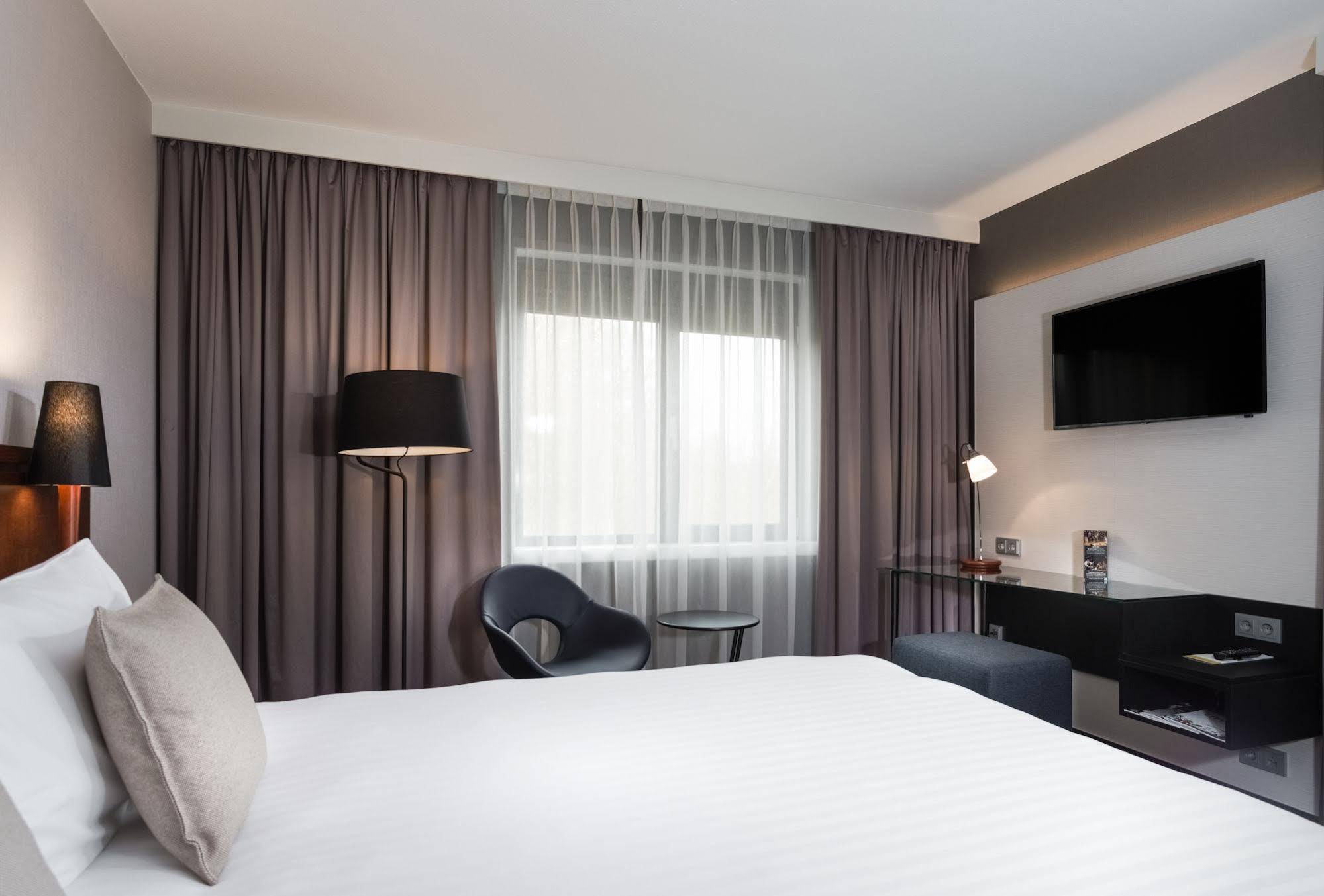 Courtyard By Marriott Amsterdam Airport Park Sleep And Fly www.safarinow.com