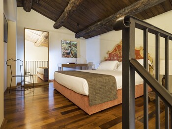 Relais San Giuliano Guestroom