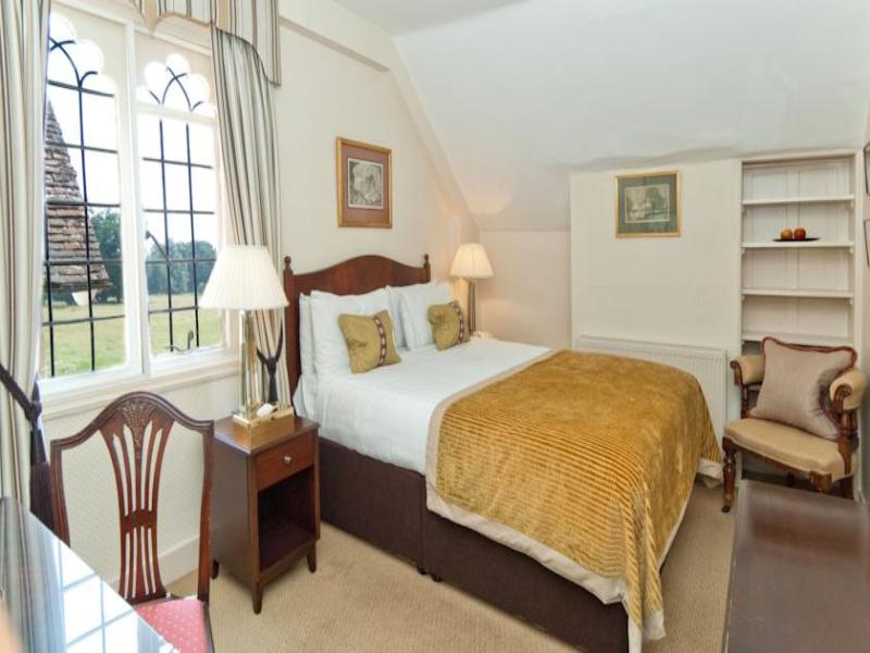 Hallmark Hotel Flitwick Manor Room