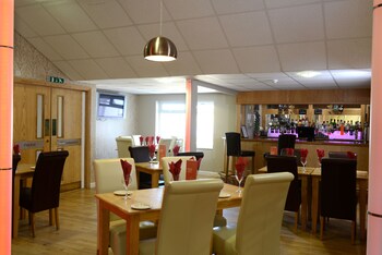 Croyde Bay Holiday Resort (كروید بی هالیدی ریزورت) Family Dining
