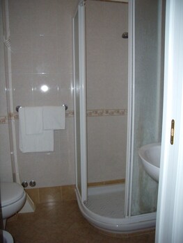 Hotel Del Golfo Bathroom