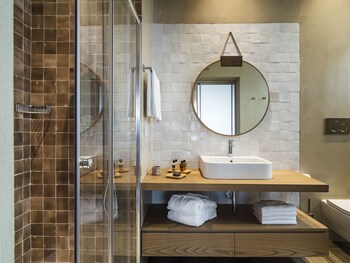Relais San Giuliano Bathroom