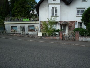 Les Vergers Hotel Front