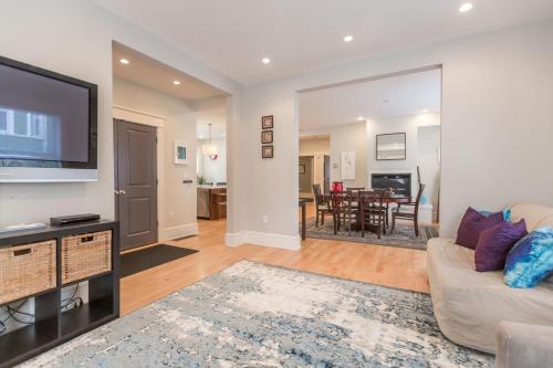Sawyer On Jones Hill Condo (ساویر آن جونس هیل کاندو) 