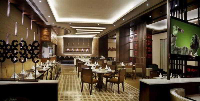 Goldfinch Hotel Delhi Restaurant