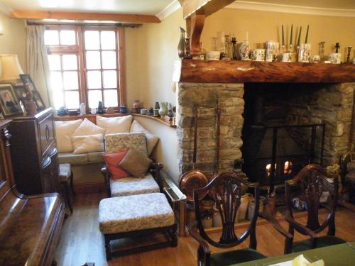 Burton Farmhouse 