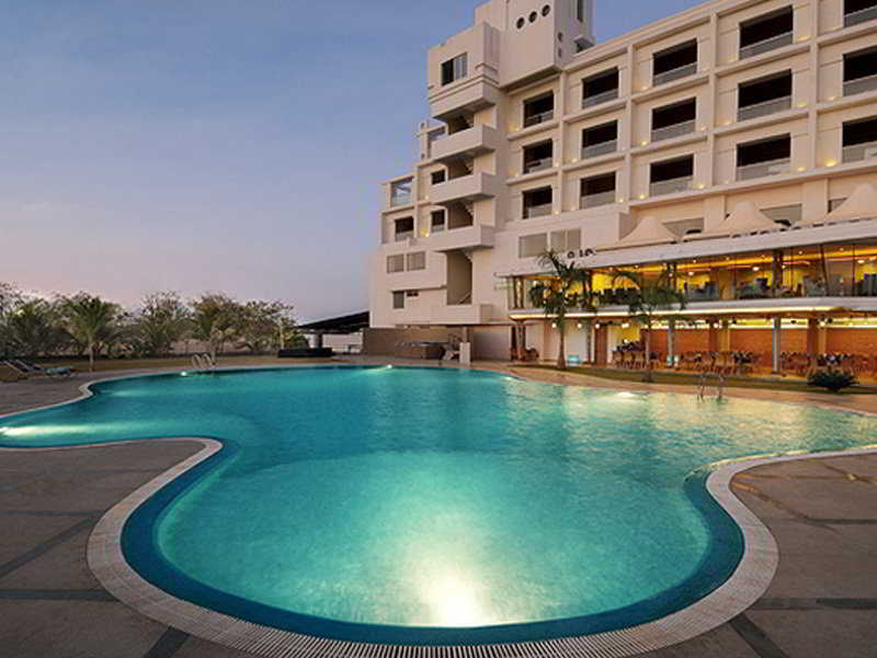 The Grand Bhagwati Seasons Rajkot ( گرند بهاگواتی سیزنس راجكوت) Pool