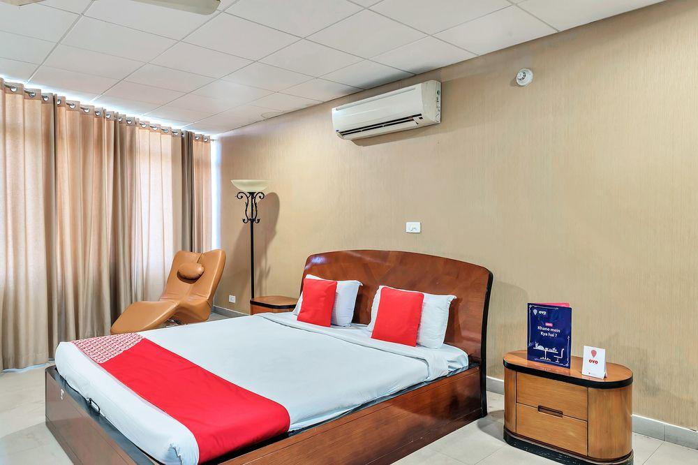 Oyo 11614 Hotel Vvip Stays 