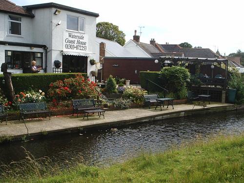 Waterside Guesthouse 