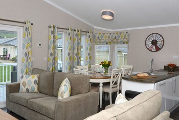 Croyde Bay Holiday Resort (كروید بی هالیدی ریزورت) Living Room
