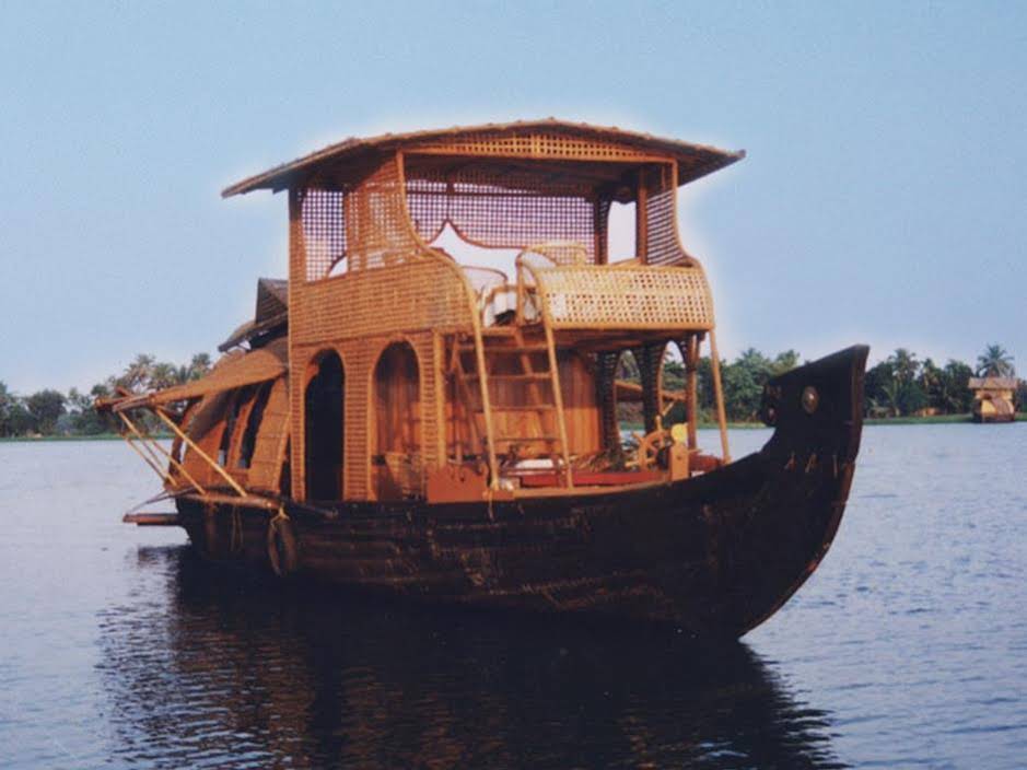 Soma House Boat 
