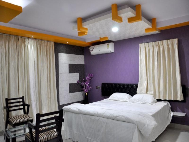 Hotel Av Comforts 