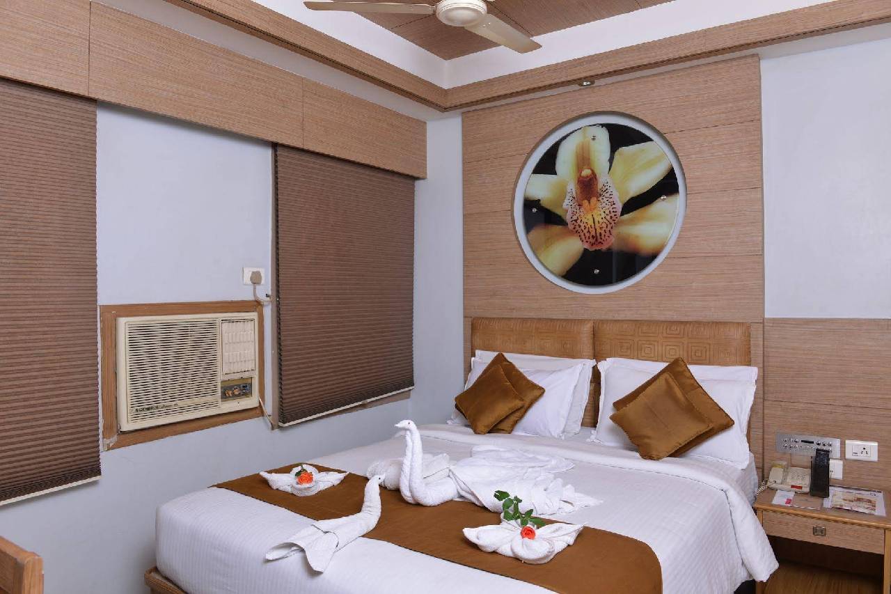 Sree Bharani Hotels (اسری بهارانی هتل) 