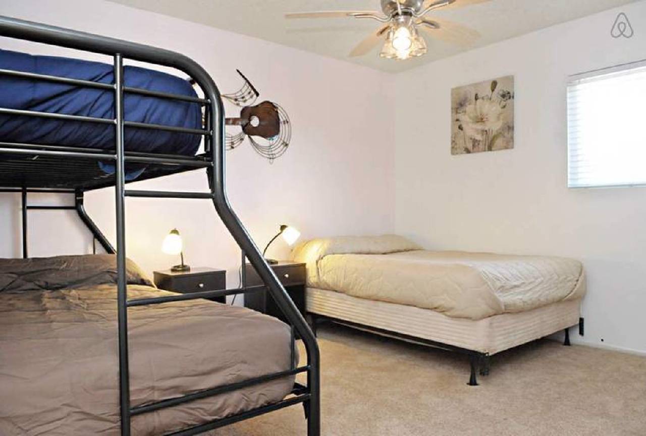 Luxury 4br 8min To Las Vegas Strip (لاکچری ۴بر ۸مین تو لاس وگاس استریپ) 