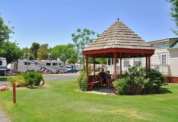 Las Vegas Rv Resort (لاس وگاس رو ریزورت) Gazebo