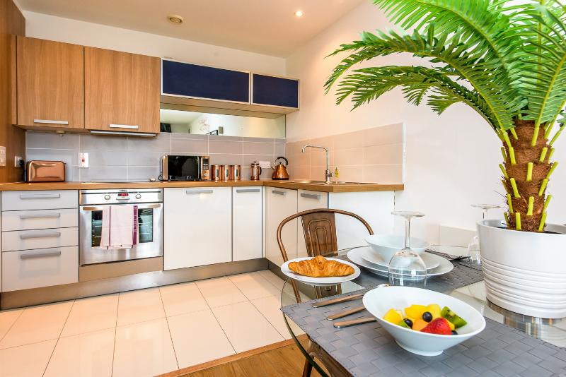 Approved Serviced Apartments Skyline Room