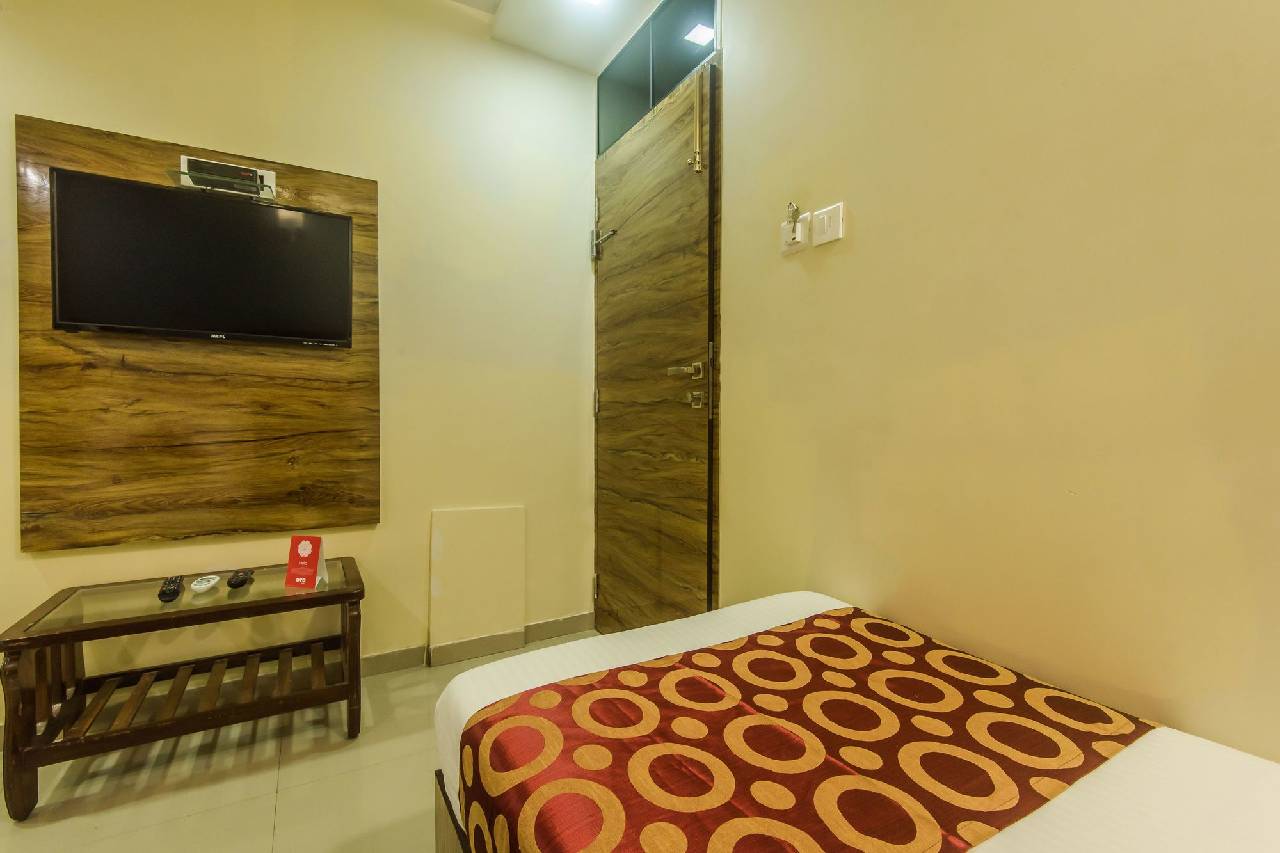 Oyo 9983 Hotel Golden Park 