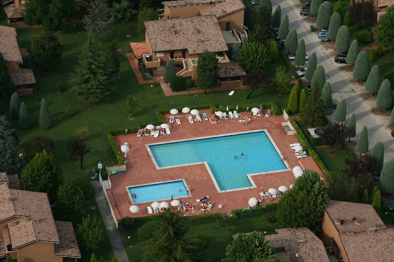 Appartamenti Punta Grò (آپارتامنتی پونتا گرò) 