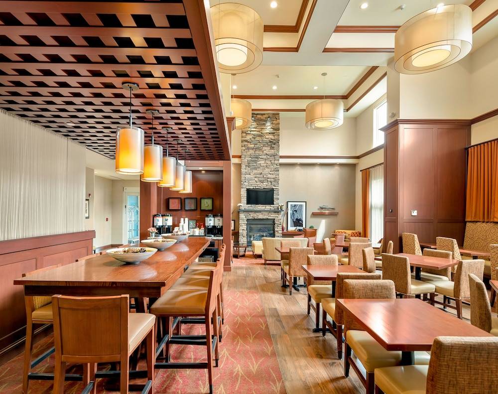 Hampton Inn & Suites Mystic - photo 3