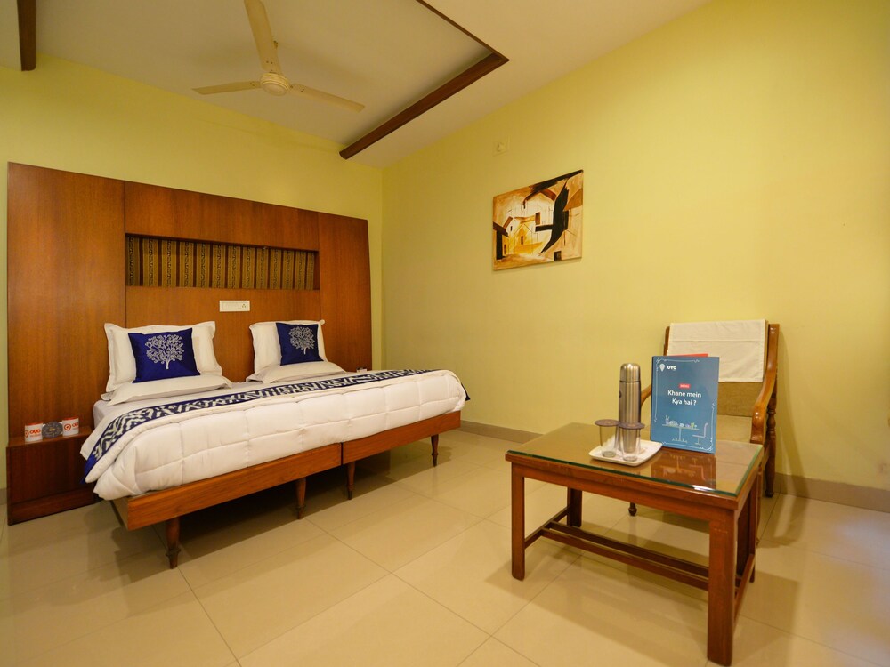 Oyo 3420 Hotel Ashoka Guestroom
