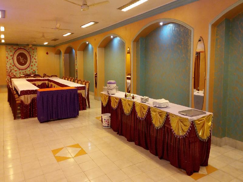 Richie Rich Royal Inn 