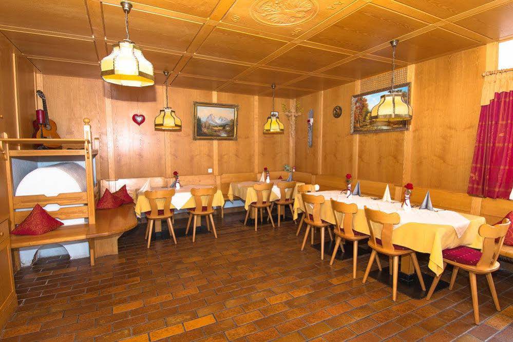 Hotel Fernblick (هتل فرنبلیک) 