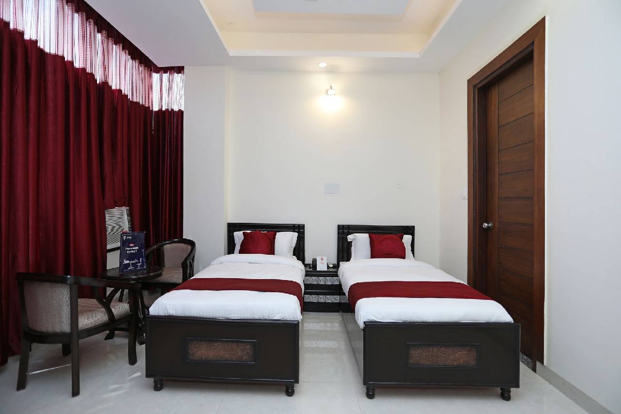 Oyo 9275 Hotel Royal Inn 