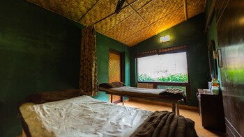 Corbett Riverside Resort Spa