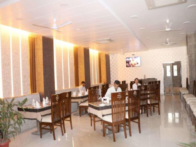 Hotel Manas Continental 