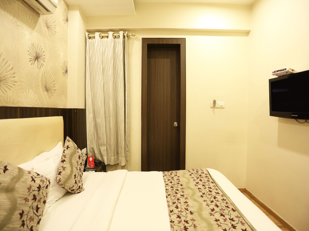 Oyo 1807 Hotel Platinum Inn Guestroom