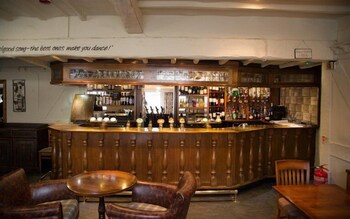 The Bluebell Inn And Lodge Hotel Bar