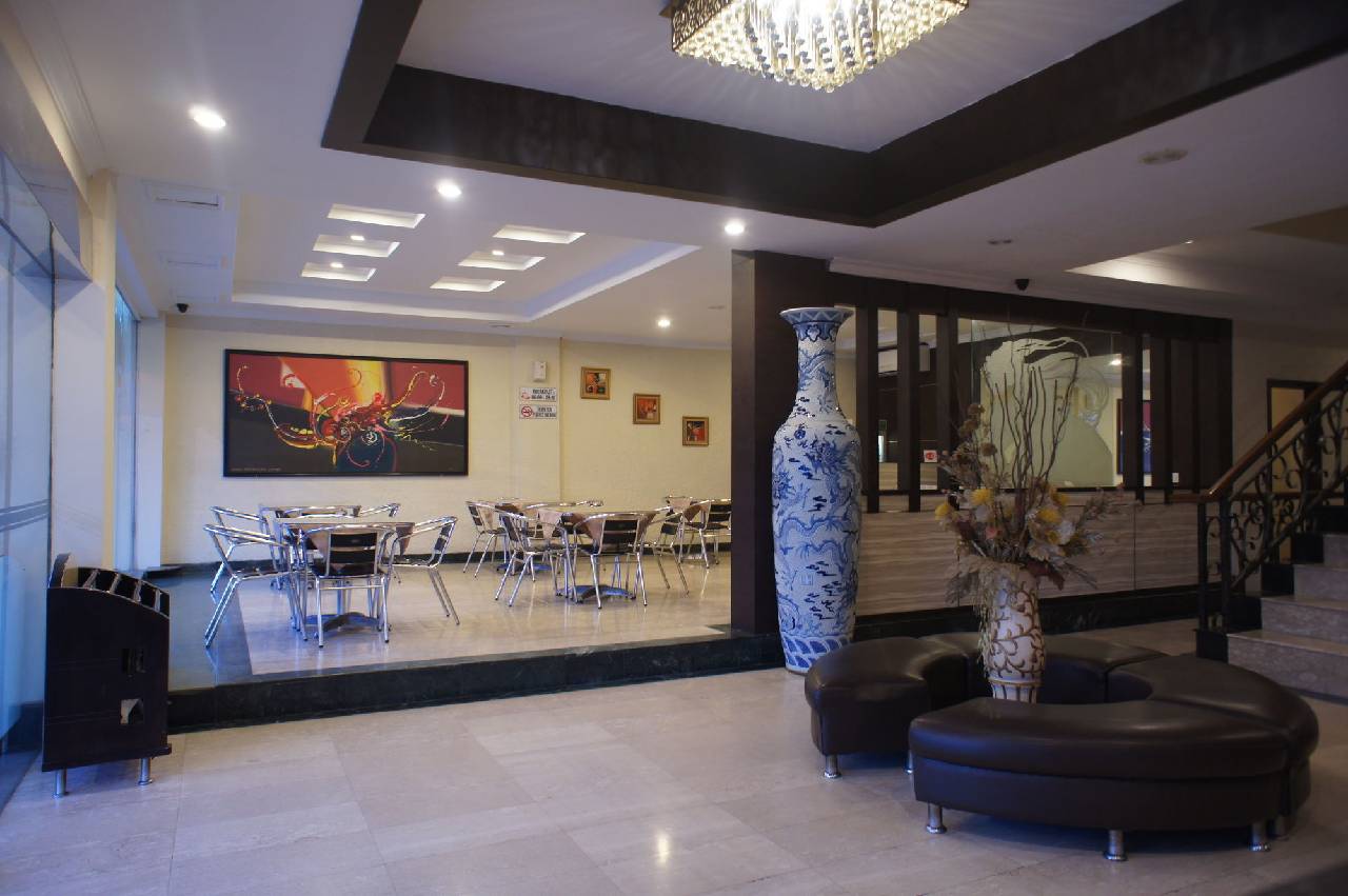 Sky View Hotel (اسکای ویو هتل) 