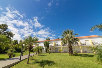 Hotel Teresinha Featured Image