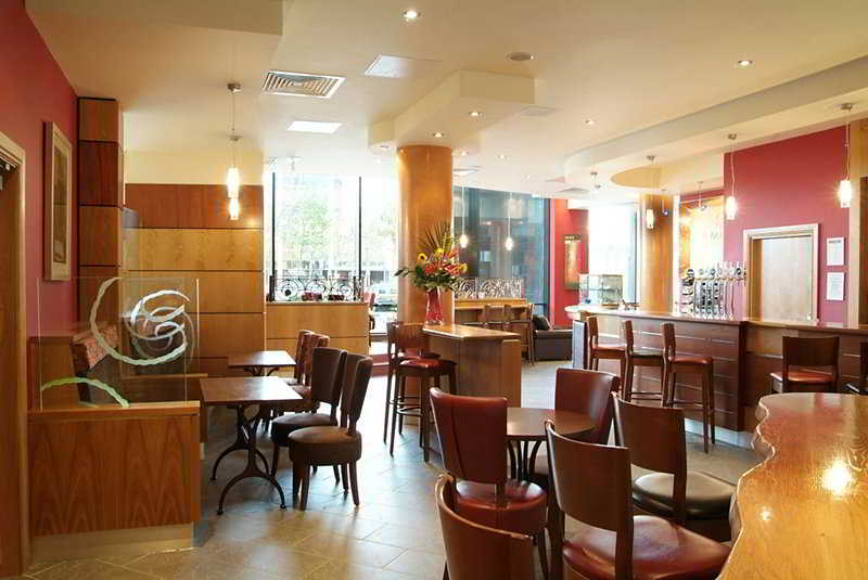Jurys Inn Milton Keynes Bar
