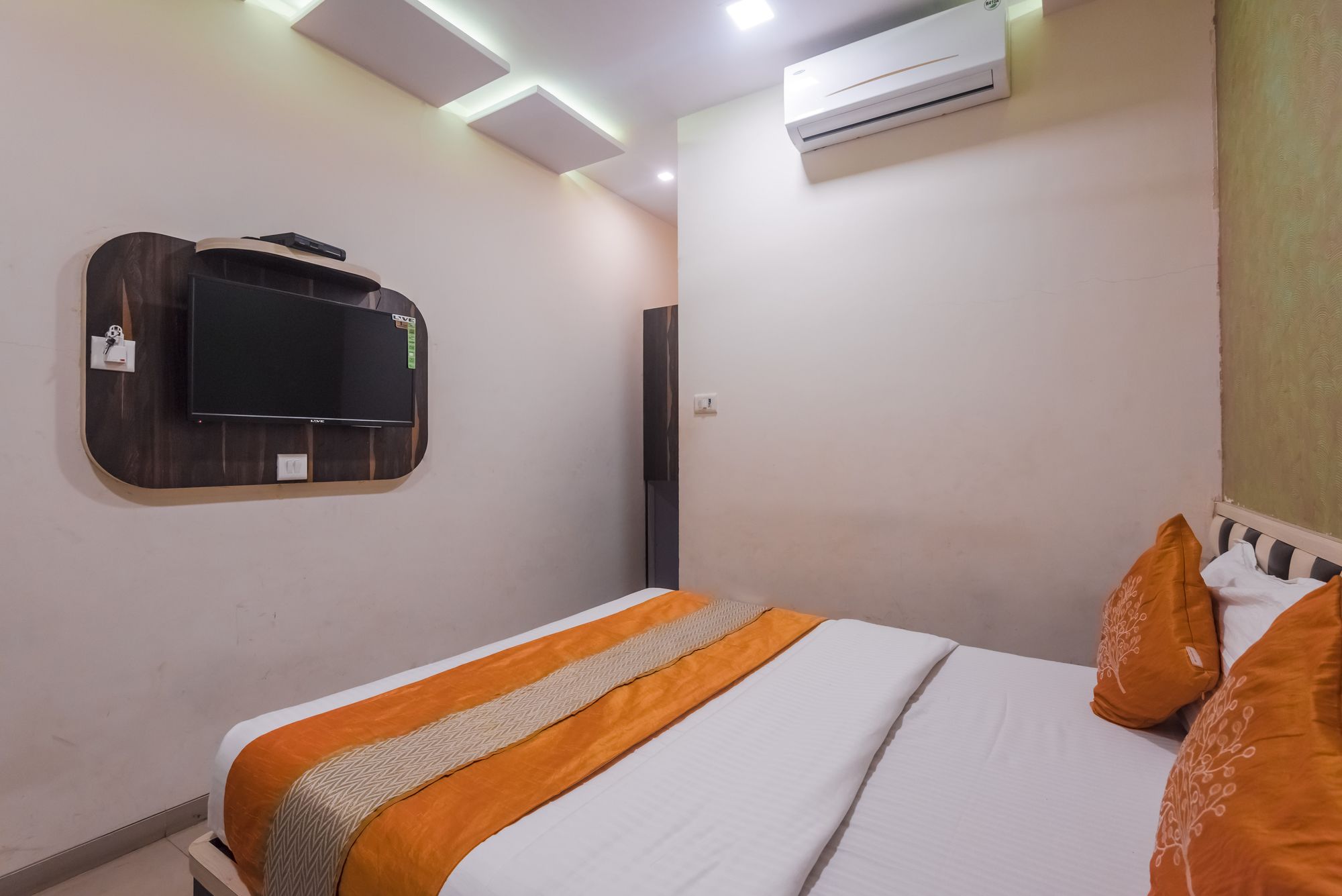Oyo 7879 Golden Tulipz Boutique Hotel 