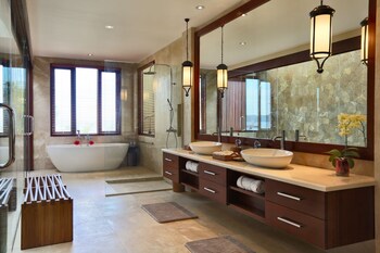 Villa Gumamela Bali Bathroom