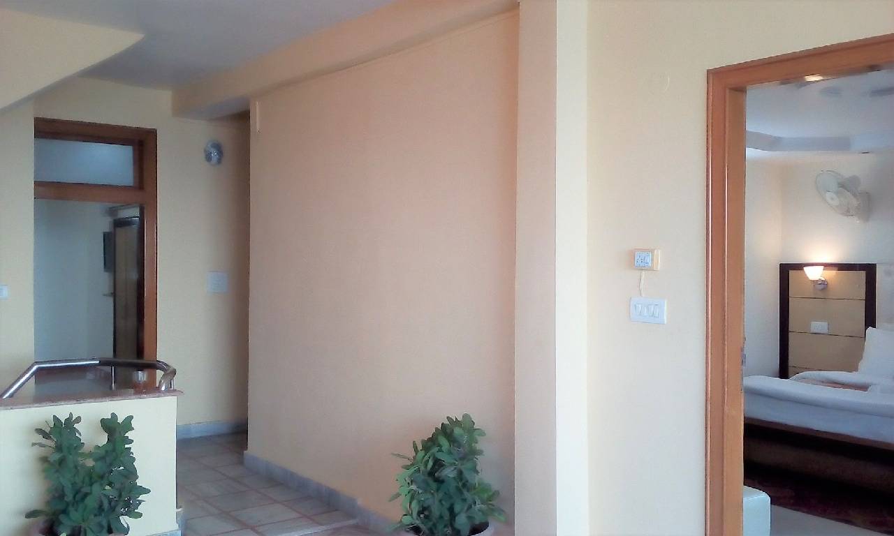 Hotel Ganesha Inn 
