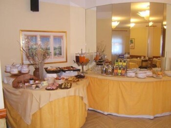 Hotel Ede Breakfast buffet