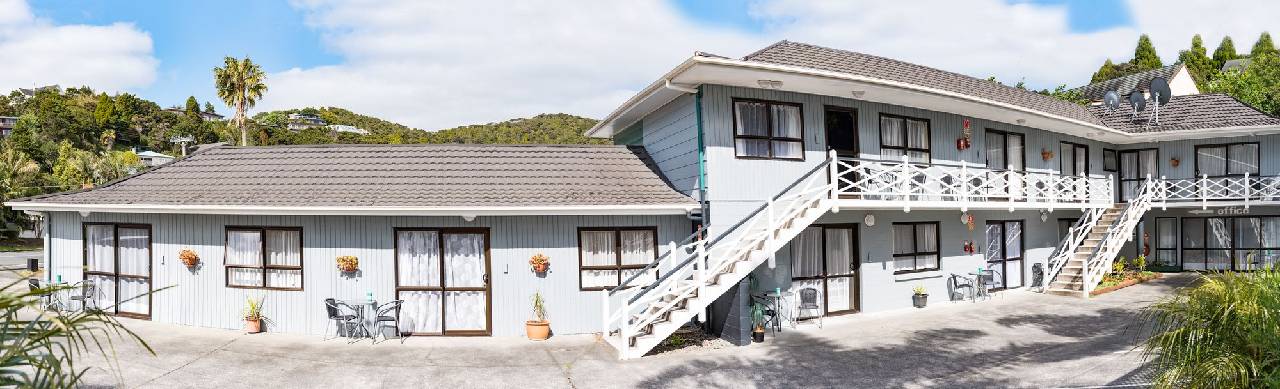Dolphin Motel 