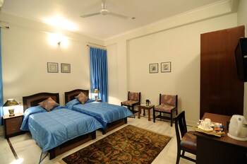 Hotel Gitanjali By Expand Bathroom