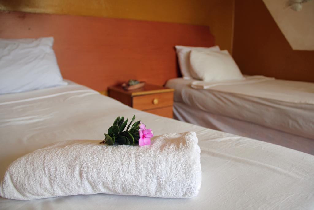 Golden Days Executive Lodge 