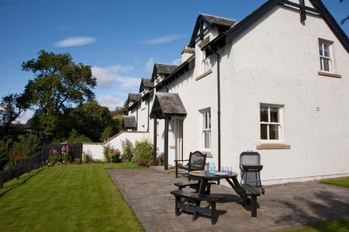 Cromald Cottages East & West 
